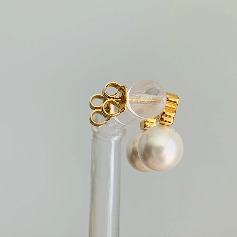 TOUS Gold Bear on Round White Pearl Studs Scoops Earrings - Picture 6 of 16